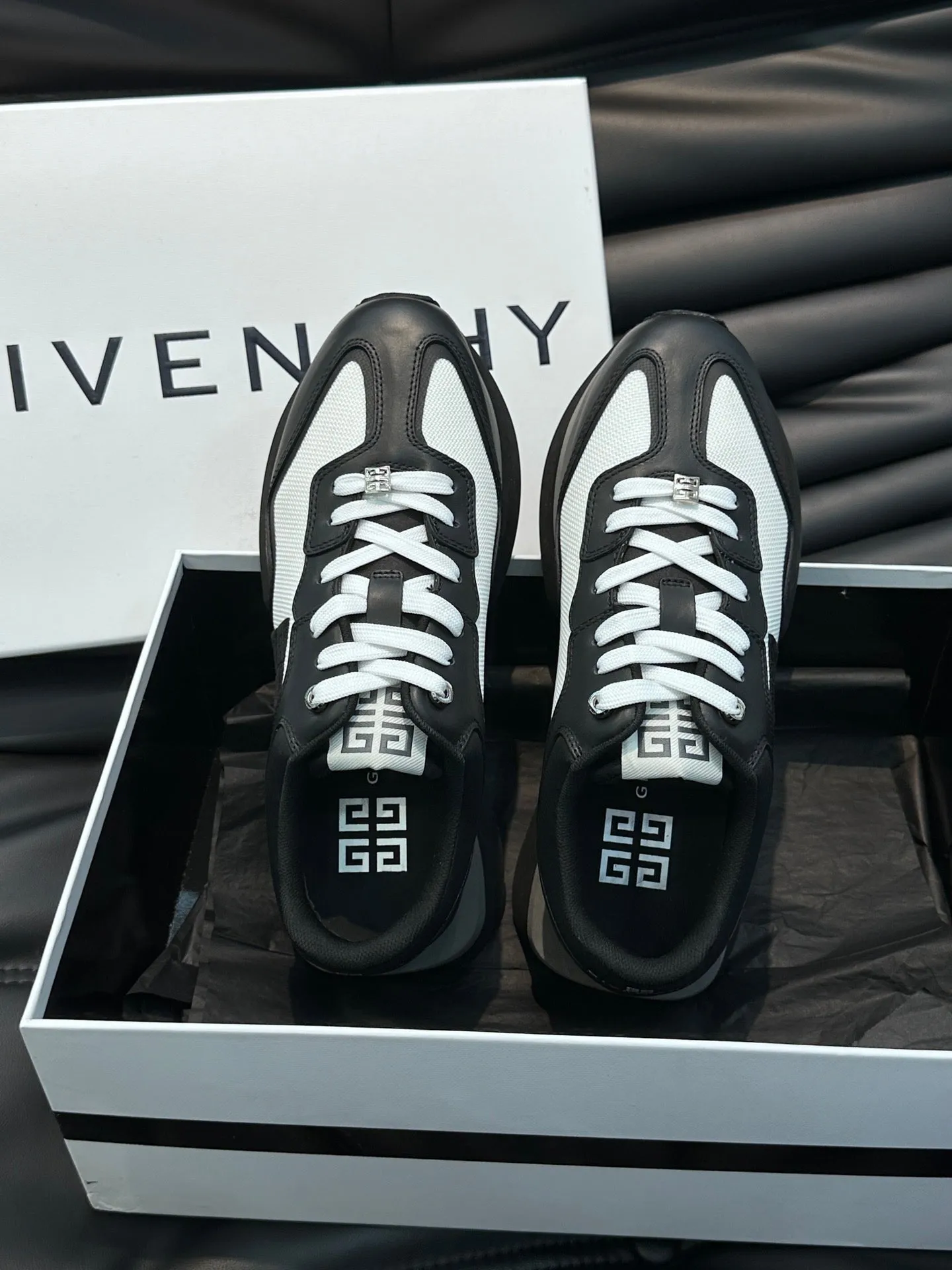 GVC Black and White Sneakers-015