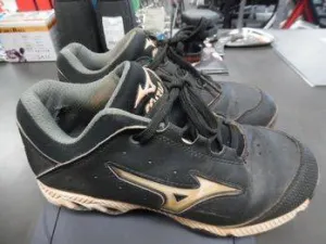 Used Mizuno Womens Size 5.5 Metal Softball Cleats