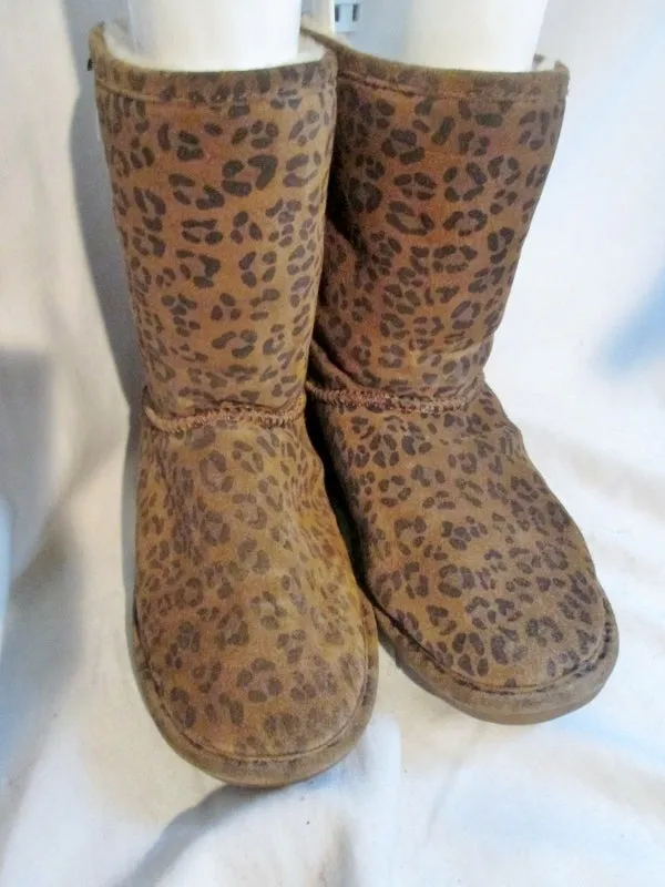 Womens BEARPAW EMMA SHORT LEOPARD Suede BOOTS Sheepskin BROWN 8 Winter